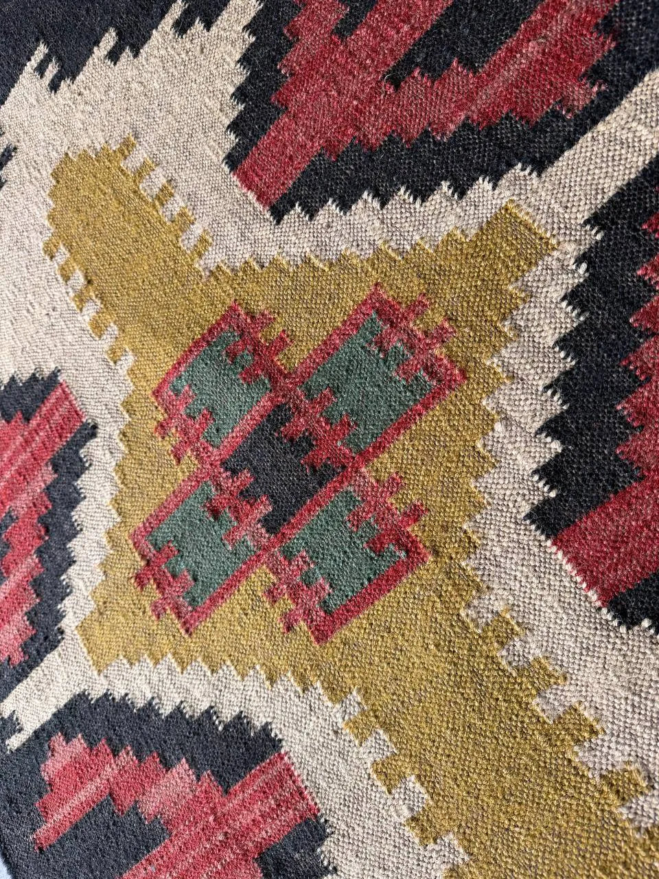 Handwoven Black Southwestern Wool Jute Kilim Rug, Navajo Tribal Flatweave Area Rug, Boho Rustic Handmade Dhurrie Carpet with Fringe