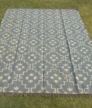 Handmade Blue Wool Jute Kilim Rug – Geometric Flatweave Indian Dhurrie Area Rug with Fringe