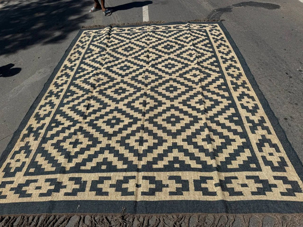 Handwoven Black Beige Aztec Kilim Rug | Handmade Wool Jute Tribal Flatweave Area Rug for Living Room, Bedroom & Farmhouse Decor