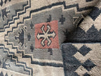 Handwoven Southwestern Wool Jute Kilim Rug, Tribal Medallion Flatweave Area Rug, Handmade Boho Dhurrie Carpet with Fringe for Living Room