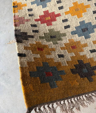 Handwoven Multicolor Wool Jute Kilim Rug, Boho Tribal Area Rug, Handmade Flatweave Dhurrie Carpet, Southwestern Geometric Rug with Fringe