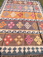 Handmade Wool Jute Kilim Rug – Geometric Indian Dhurrie Area Rug in Beige, Sage & Rust