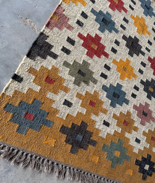 Handwoven Multicolor Wool Jute Kilim Rug, Boho Tribal Area Rug, Handmade Flatweave Dhurrie Carpet, Southwestern Geometric Rug with Fringe
