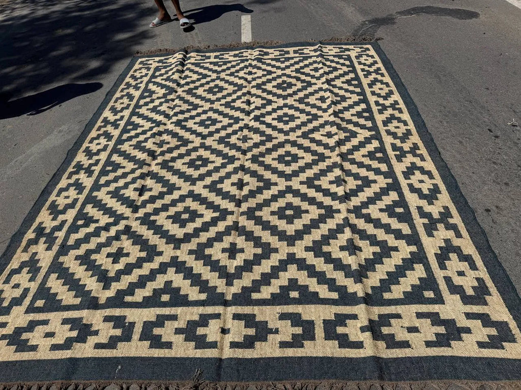 Handwoven Black Beige Aztec Kilim Rug | Handmade Wool Jute Tribal Flatweave Area Rug for Living Room, Bedroom & Farmhouse Decor