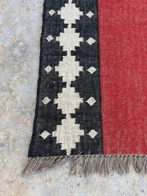 Crimson Path Kilim Dhurrie Runner – Artisan-Woven Wool Jute Corridor Carpet