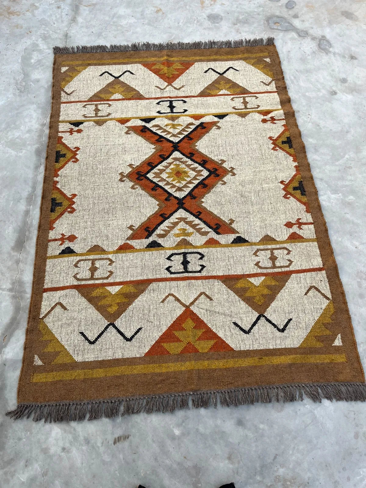 Natural Ivory Mountain Kilim – Artisan-Woven Rust Diamond Wool Jute Rug