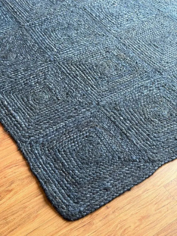 Handgevlegte Chevron Jute-mat – Beige en wit geometriese natuurlike veselmat