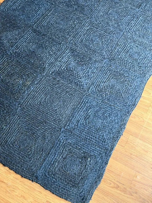 Handgevlegte Chevron Jute-mat – Beige en wit geometriese natuurlike veselmat