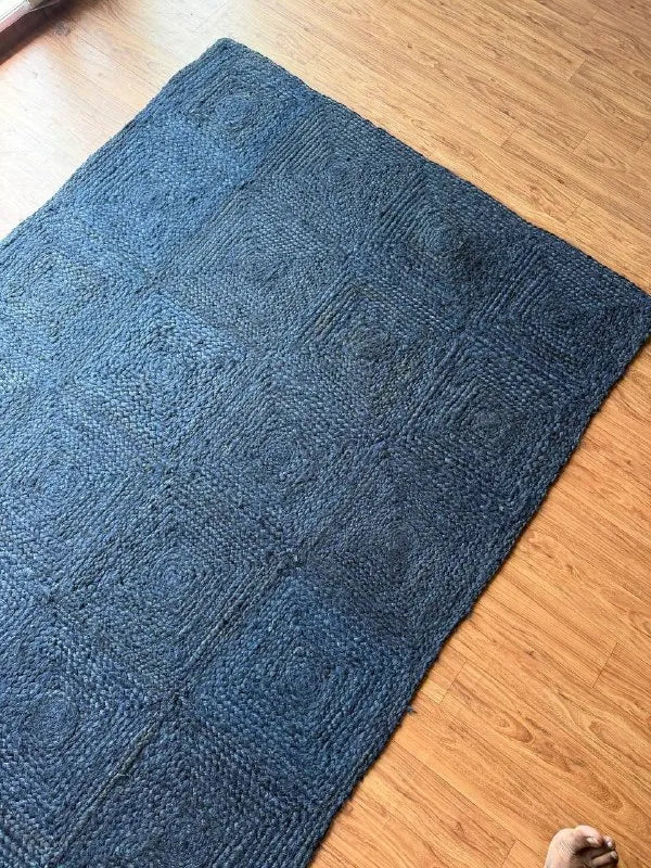 Handgevlegte Chevron Jute-mat – Beige en wit geometriese natuurlike veselmat