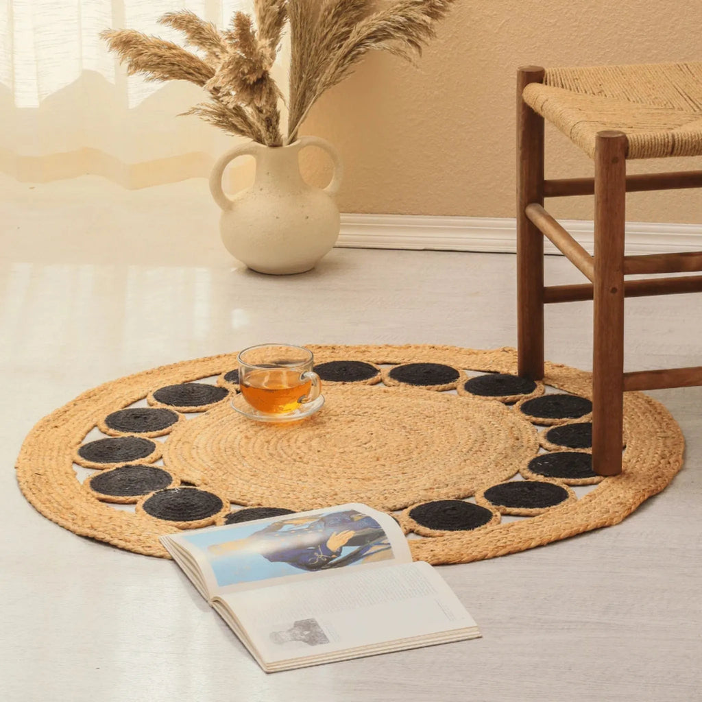 Natural Jute Circle Rug with Black Disc Ring – Handcrafted Open-Weave Area Rug