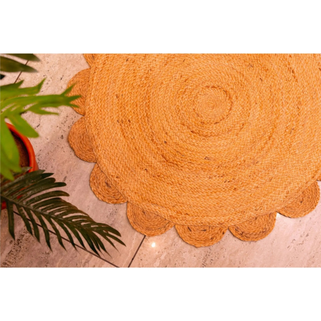 Golden Jute Petal Rug – Hand-Braided Floral Circle Carpet for Natural Interiors