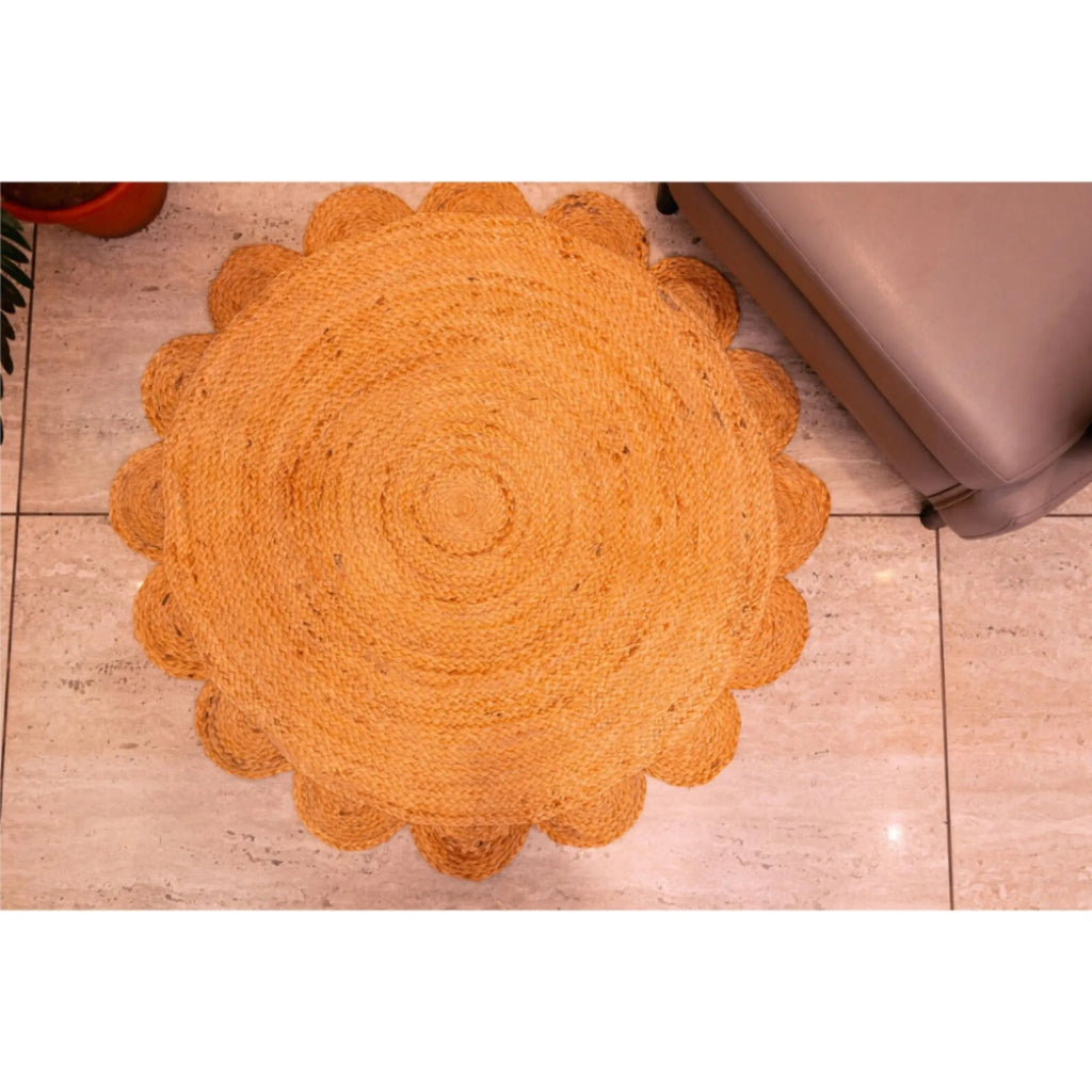 Golden Jute Petal Rug – Hand-Braided Floral Circle Carpet for Natural Interiors