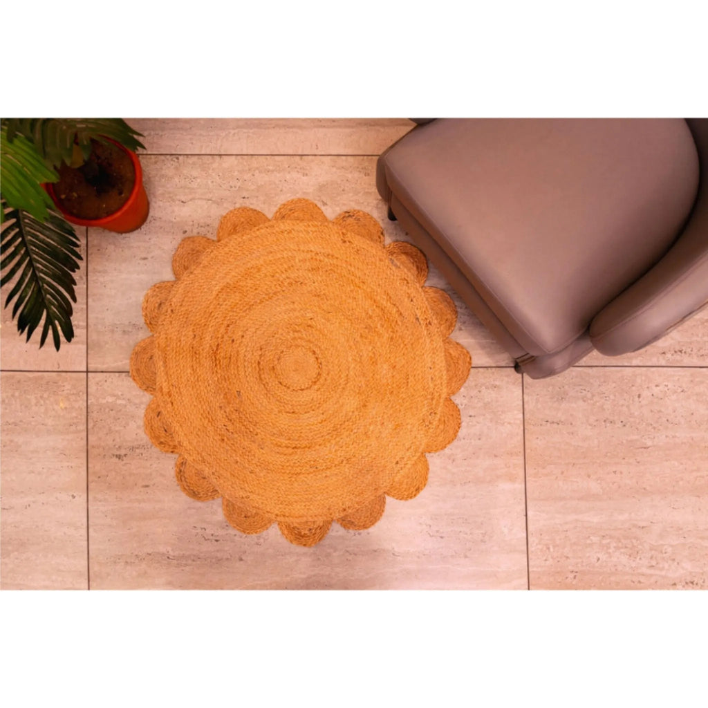 Golden Jute Petal Rug – Hand-Braided Floral Circle Carpet for Natural Interiors