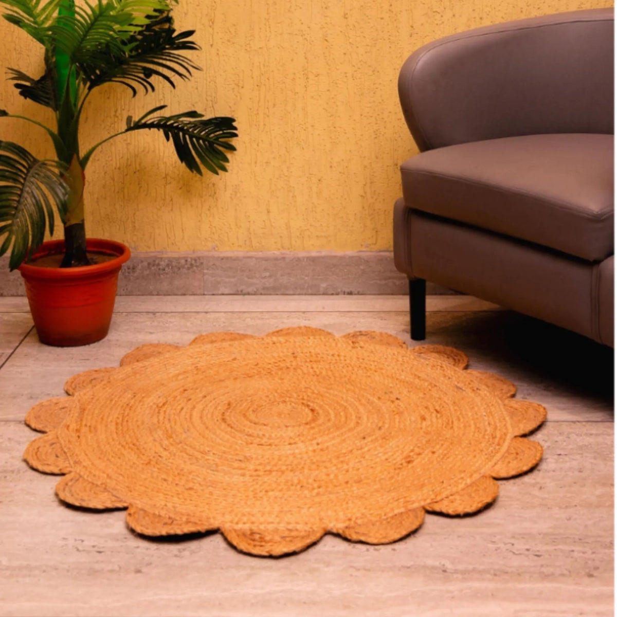 Golden Jute Petal Rug – Hand-Braided Floral Circle Carpet for Natural Interiors