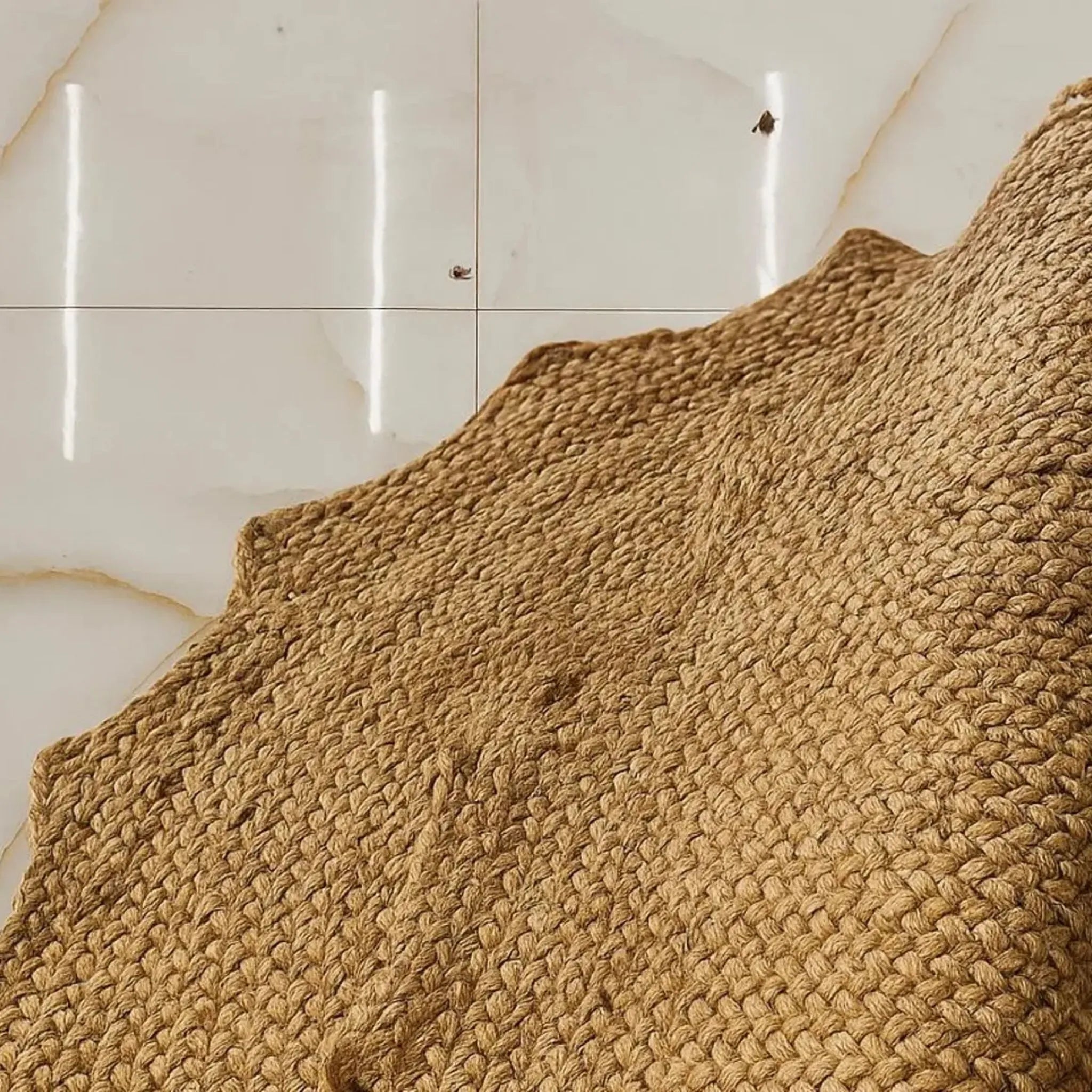 Natural Starburst Jute Carpet – Artisan-Braided Sun-Shaped Floor Rug
