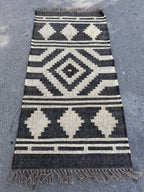 Maroon Volkskuns Kilim Tapytloper – Artisanaal-geweefde Wol Jute Mat, Volgens Maat Gemaak