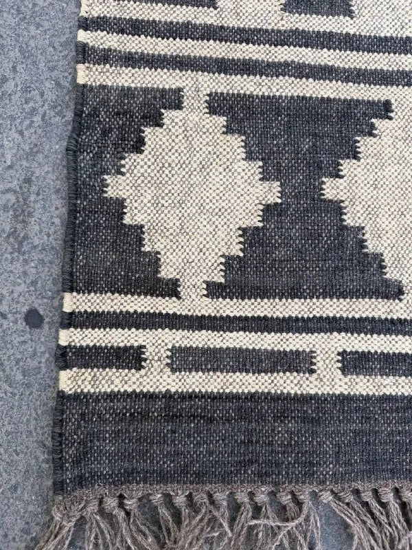 Maroon Volkskuns Kilim Tapytloper – Artisanaal-geweefde Wol Jute Mat, Volgens Maat Gemaak