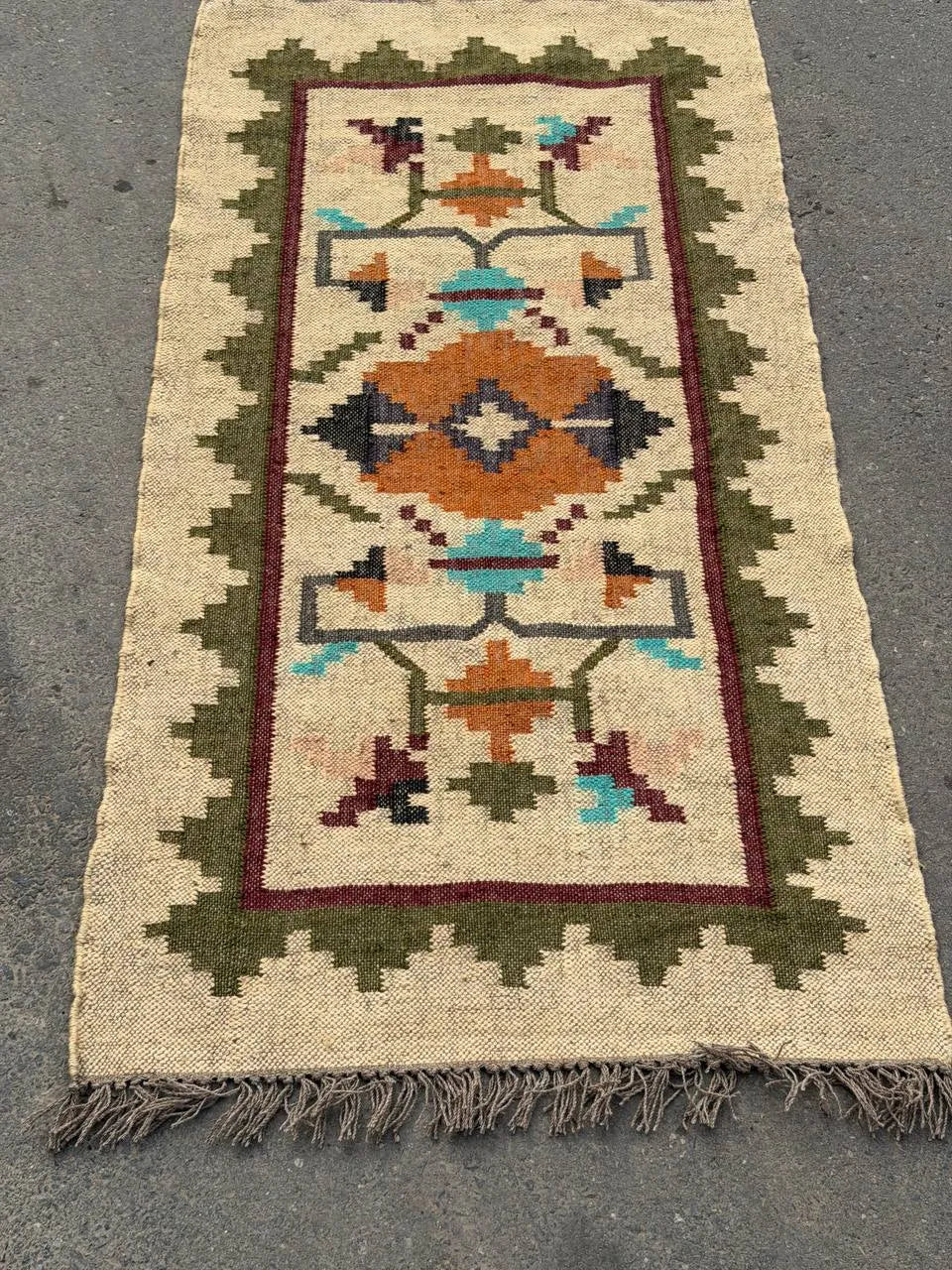 Maroon Volkskuns Kilim Tapytloper – Artisanaal-geweefde Wol Jute Mat, Volgens Maat Gemaak