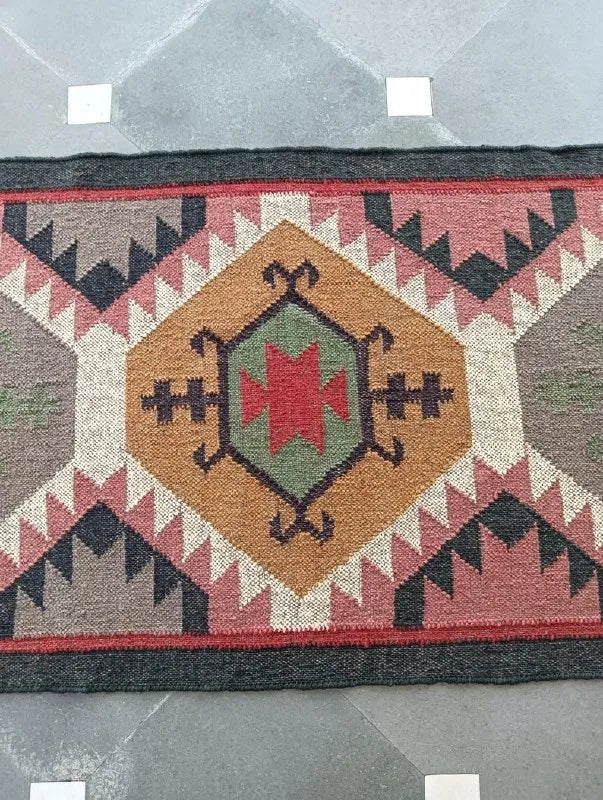 Grafietwol Jute Dhurrie-lopertjie – Handgewewe Geometriese Trap- en Gangmat