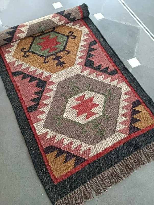 Grafietwol Jute Dhurrie-lopertjie – Handgewewe Geometriese Trap- en Gangmat