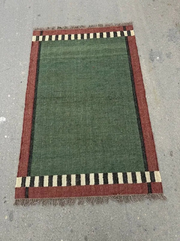 Houtskool Juweelkleurige Kilim Dhurrie – Handgeweefde Wol Jute Pronkmat