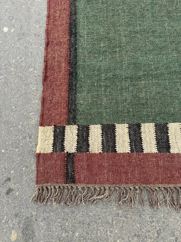 Houtskool Juweelkleurige Kilim Dhurrie – Handgeweefde Wol Jute Pronkmat