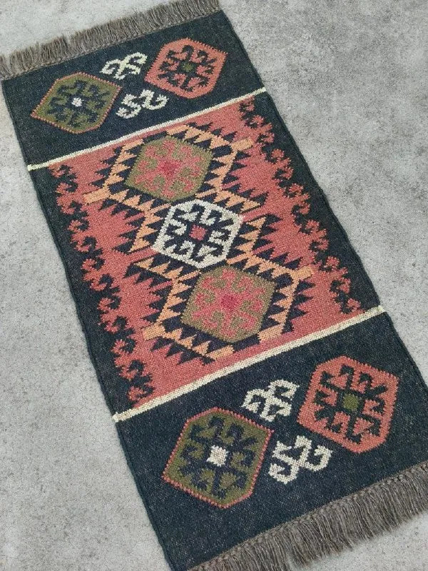 Grafietwol Jute Dhurrie-lopertjie – Handgewewe Geometriese Trap- en Gangmat