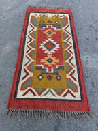 Maroon Volkskuns Kilim Tapytloper – Artisanaal-geweefde Wol Jute Mat, Volgens Maat Gemaak