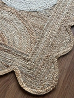Ivory Scallop-Border Jute Carpet – Artisan-Braided Abstract Rug