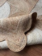 Ivory Scallop-Border Jute Carpet – Artisan-Braided Abstract Rug