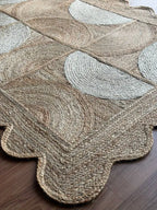 Ivory Scallop-Border Jute Carpet – Artisan-Braided Abstract Rug