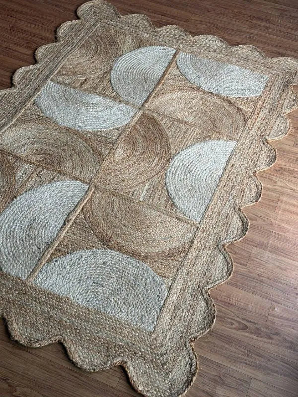 Ivory Scallop-Border Jute Carpet – Artisan-Braided Abstract Rug