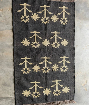 Handwoven Charcoal Wool Jute Kilim Rug, Modern Tribal Flatweave Area Rug, Handmade Scandinavian Boho Dhurrie Carpet with Fringe
