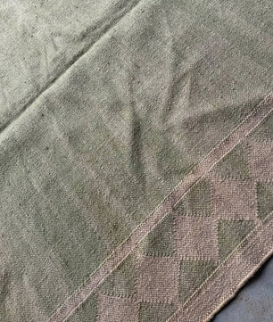 Handwoven Sage Green Wool Jute Kilim Rug, Minimalist Diamond Border Flatweave Area Rug, Handmade Boho Dhurrie Carpet with Fringe