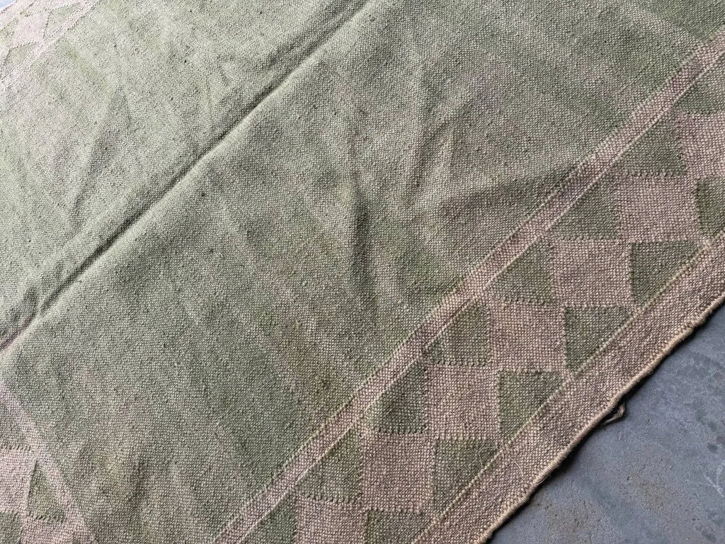 Handwoven Sage Green Wool Jute Kilim Rug, Minimalist Diamond Border Flatweave Area Rug, Handmade Boho Dhurrie Carpet with Fringe