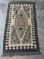 Handwoven Southwestern Wool Jute Kilim Rug, Tribal Medallion Flatweave Area Rug, Handmade Boho Dhurrie Carpet with Fringe for Living Room