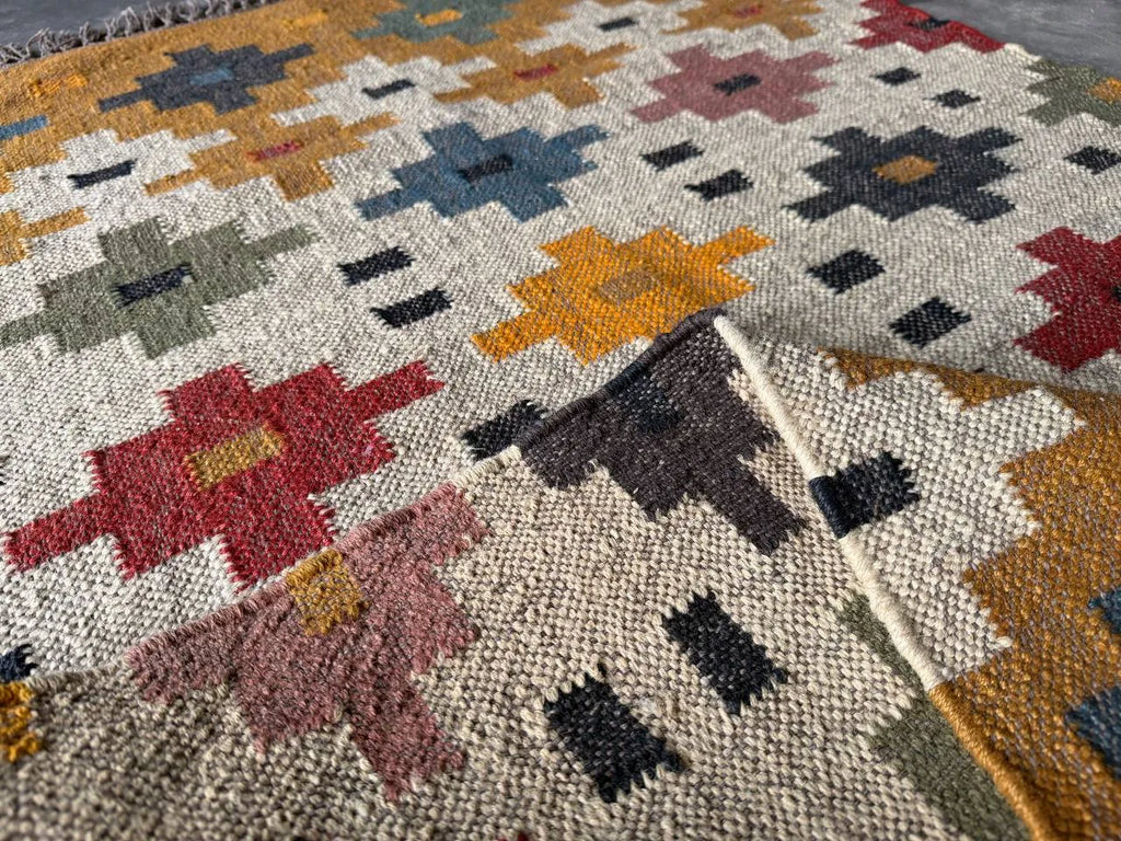 Handwoven Multicolor Wool Jute Kilim Rug, Boho Tribal Area Rug, Handmade Flatweave Dhurrie Carpet, Southwestern Geometric Rug with Fringe
