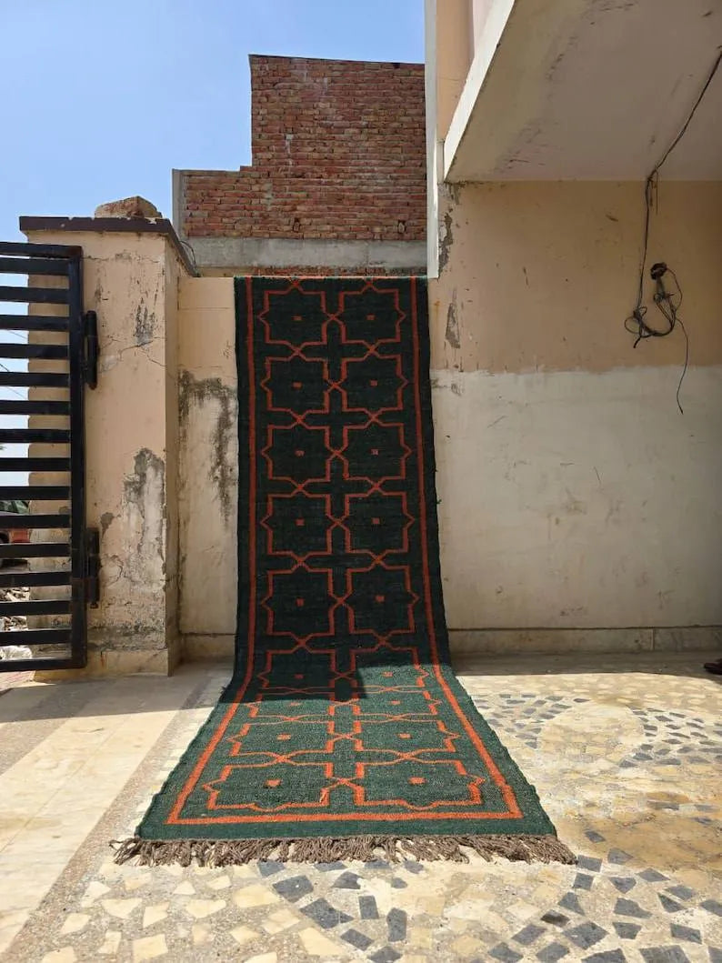 Maroon Volkskuns Kilim Tapytloper – Artisanaal-geweefde Wol Jute Mat, Volgens Maat Gemaak