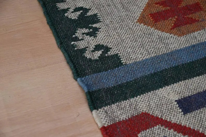 Maroon Volkskuns Kilim Tapytloper – Artisanaal-geweefde Wol Jute Mat, Volgens Maat Gemaak