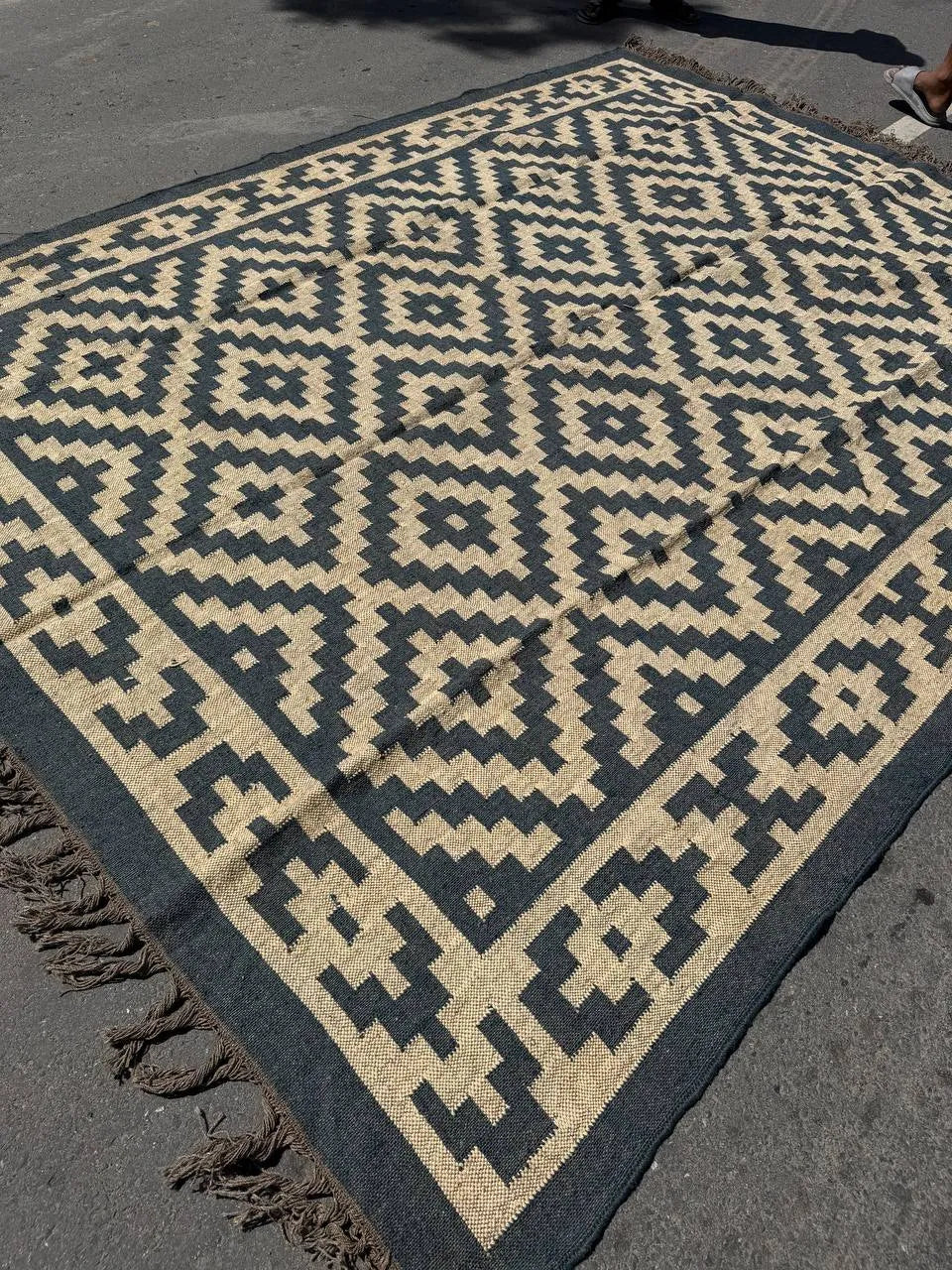 Handwoven Black Beige Aztec Kilim Rug | Handmade Wool Jute Tribal Flatweave Area Rug for Living Room, Bedroom & Farmhouse Decor