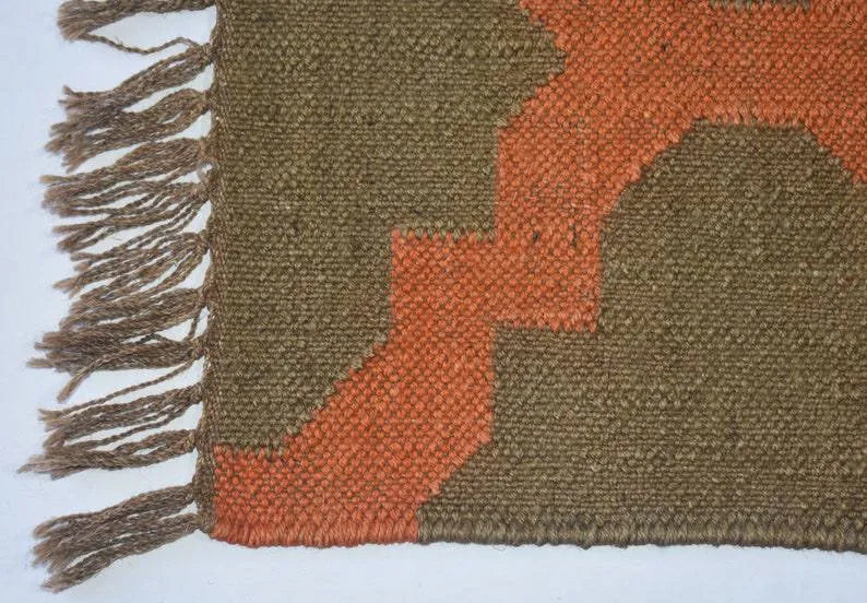 Handmade Wool Jute Area Rug – Olive Green & Rust Geometric Kilim Flatweave Rug with Fringe, Rustic Boho Home Decor