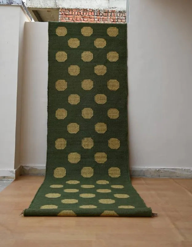 Maroon Volkskuns Kilim Tapytloper – Artisanaal-geweefde Wol Jute Mat, Volgens Maat Gemaak