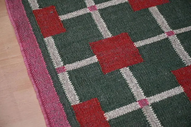 Handmade Green Kilim Runner – Red Squares & Cream Grid