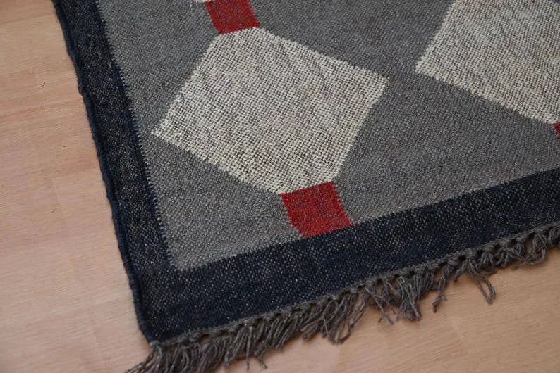 Handmade Grey Kilim Runner – Beige Diamonds & Rust Accents