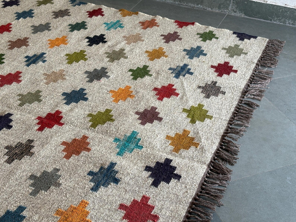 Handgeweefde Veelkleurige Wol Jute Kilim Area Rug – Handgemaakte Stam Platweef Dhurrie met Geometriese Kruispatroon