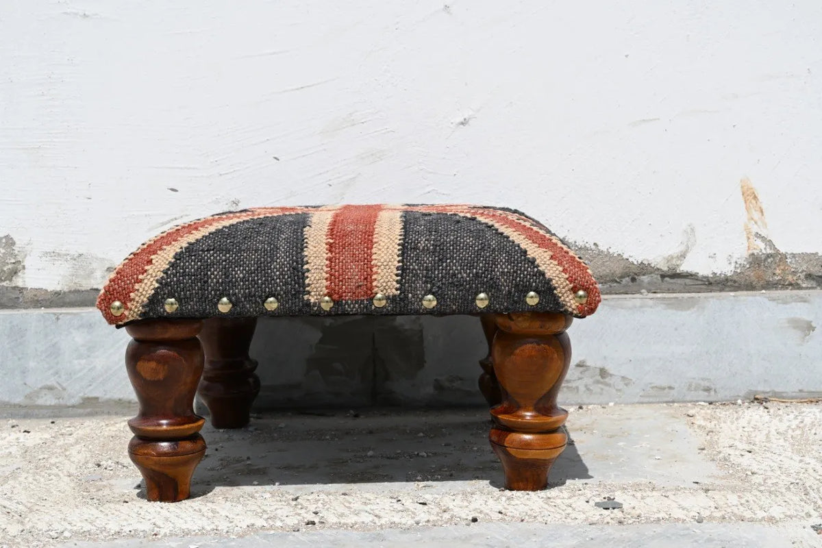 Handgemaakte Union Jack Kilim Voetbank – Wol Jute Gestoffeerde Otomaan met Houtbene