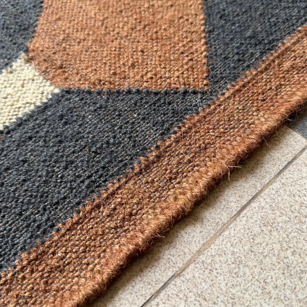 Charcoal Lattice Kilim Carpet Runner – Artisan-Woven Rust Diamond Rug, Made to Measure