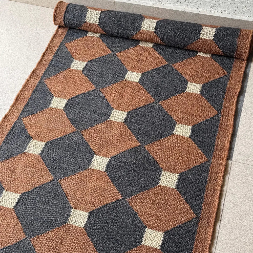 Charcoal Lattice Kilim Carpet Runner – Artisan-Woven Rust Diamond Rug, Made to Measure