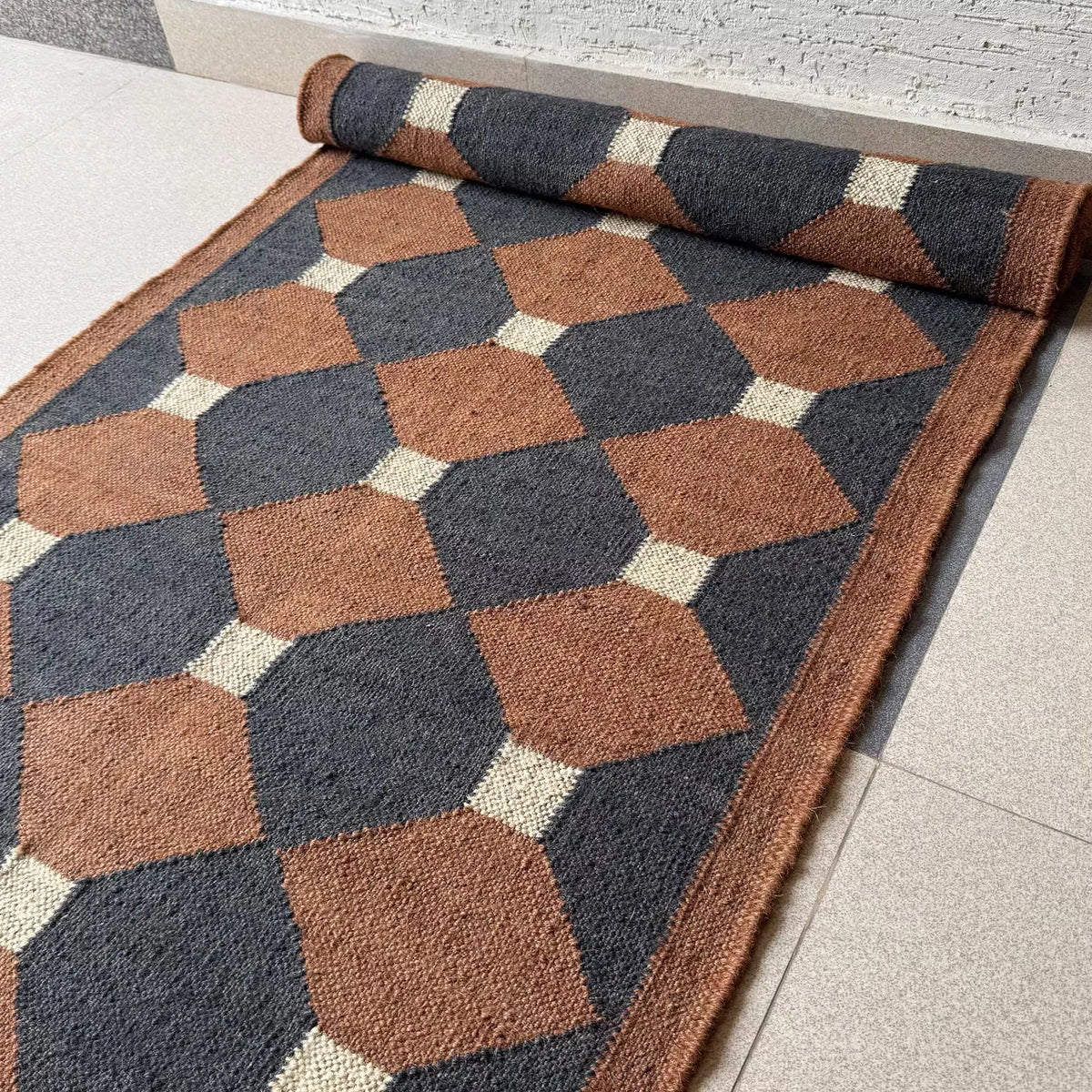 Charcoal Lattice Kilim Carpet Runner – Artisan-Woven Rust Diamond Rug, Made to Measure