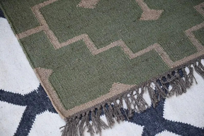 Handmade Olive Kilim Runner – Beige Stepped Geometric Design